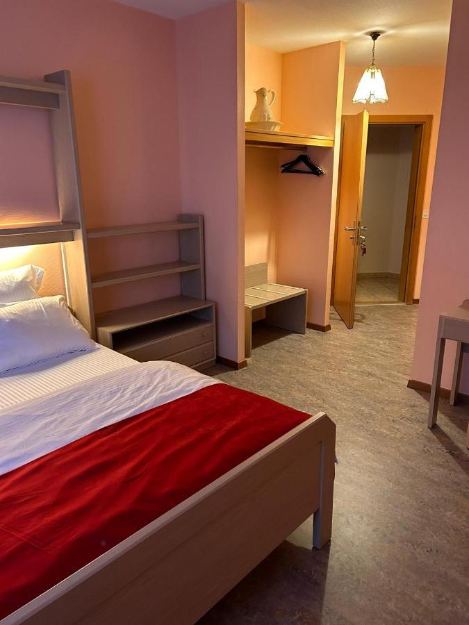 Hôtel EDIROL Vouvry Buitenkant foto